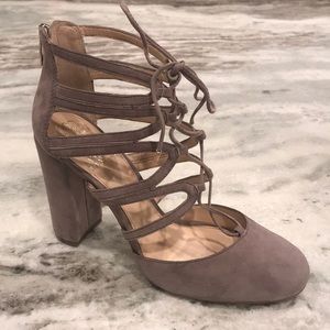 Vince Camuto ‘Shavona’ Ghillie Pump / Heels